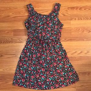 Casual floral mini dress